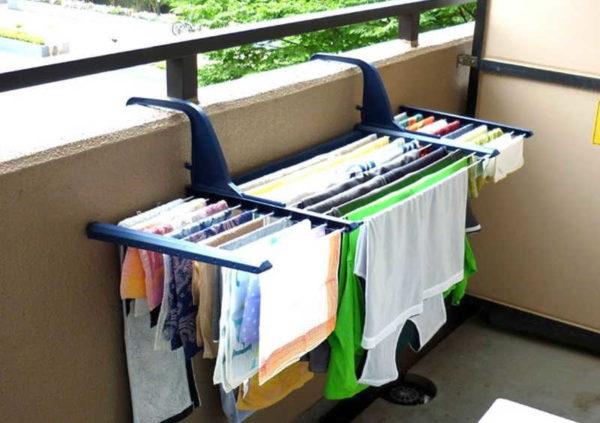 Hanging laundry dryer for balcony