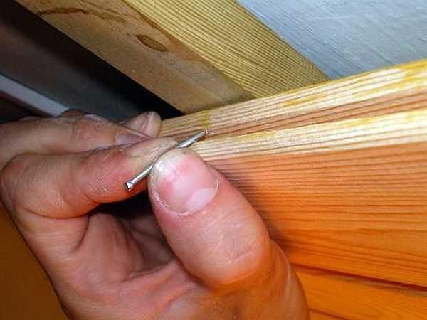 Fixing the lathing with a nail (self-tapping screw, staple) in the groove