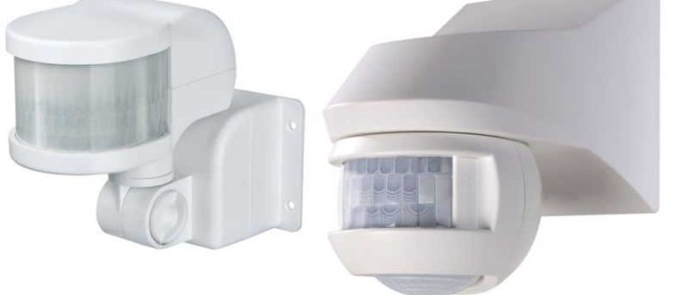 Motion sensor for switching on lights