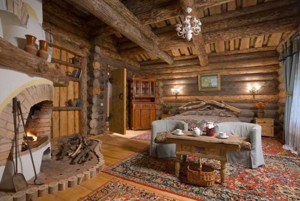 Finishing of logs inside this house is almost and not needed. The photo shows a log house in 