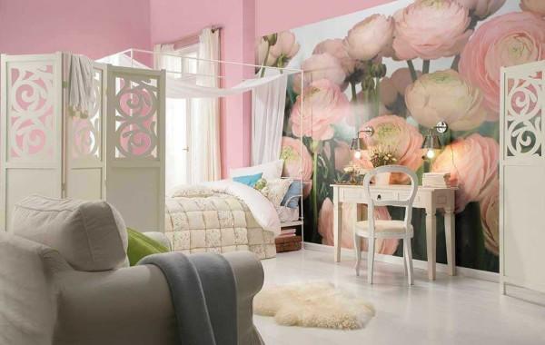 Romantic: bedroom for a girl in pink flowers on the wall