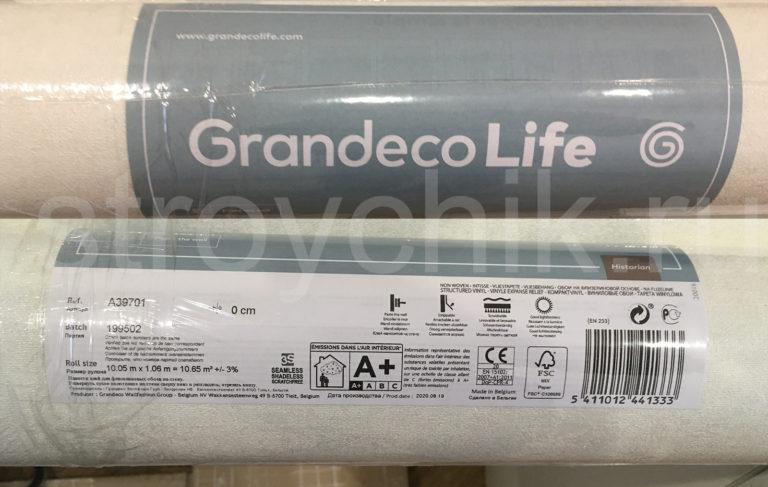 According to the information on the label, Grandeco Life wallpaper can be rubbed with a brush!