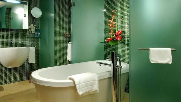 The shower doors can also be made of colored glass in tone-on-tone glass