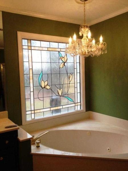 Stained glass in bathroom interiors allows for privacy