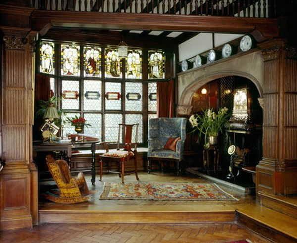 Stained glass in a classic interior - it is important to coordinate all components in color and style