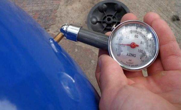 Connect the pressure gauge to the nipple