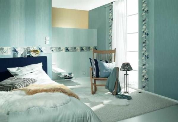 The options for wallpapering the walls with wallpaper of two colors are limitless