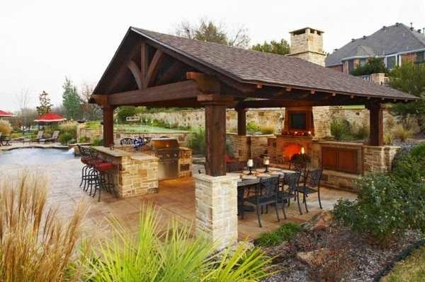 Optimal type of posts for an outdoor summer kitchen