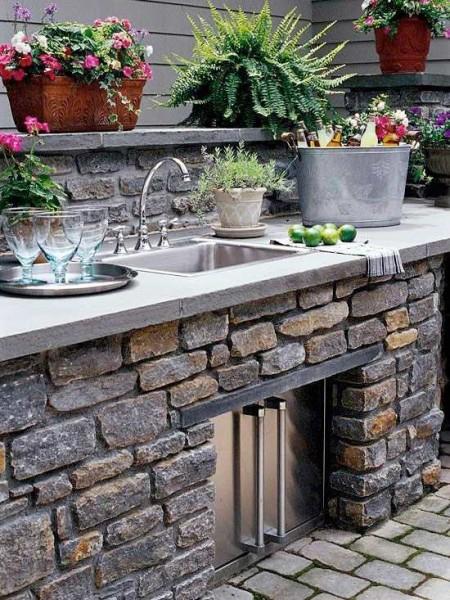 outdoor summer kitchen