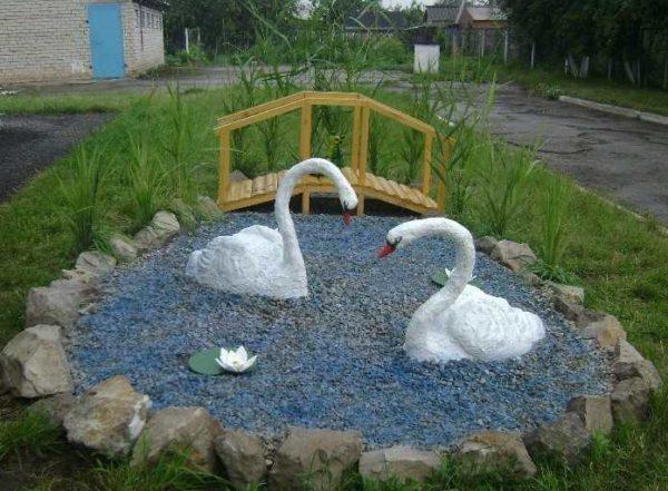 Concrete swans 