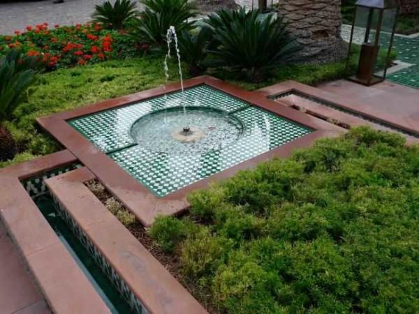 garden fountains photo