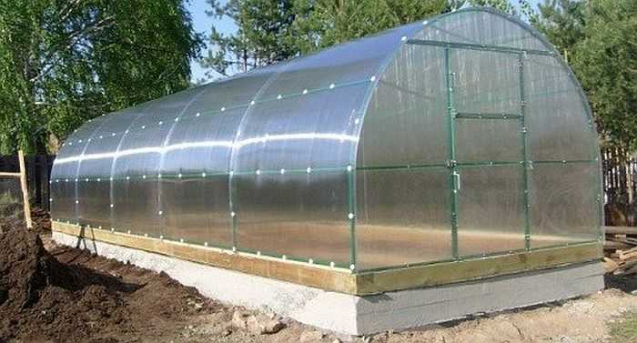 How to make a polycarbonate greenhouse