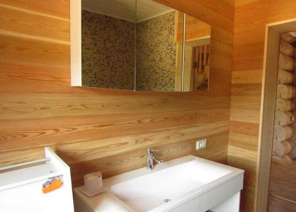 Larch bathroom finish - beautiful texture, excellent characteristics 