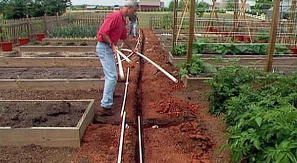 Cómo hacer una tubería de agua en la dacha: elegir tuberías, esquema, método de colocación