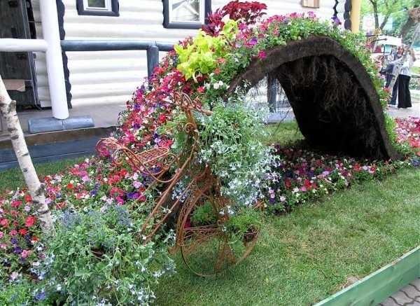 An arch of flowers...