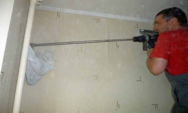 Drilling the hole for the air conditioner installation route with your own hands