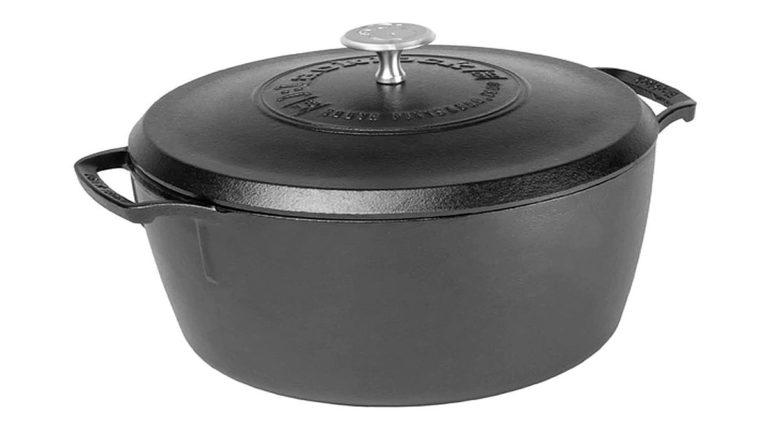 Cast iron cookware for induction hobs