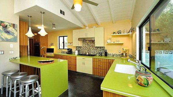 Yellow-green kitchens are not common: it is difficult to create a harmonious interior of two bright shades