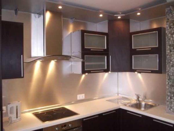 Backlighting the kitchen with spotlights