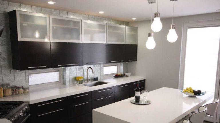 In what styles you can design a white and black kitchen