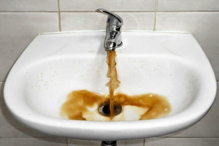 Dirty water from the sink faucet