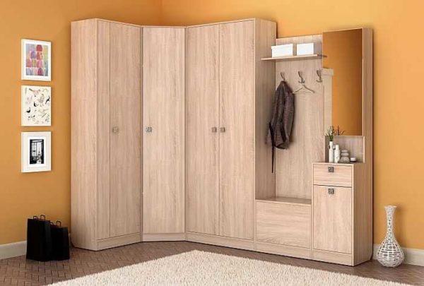 A large number of closets can be useful in a small-sized apartment 