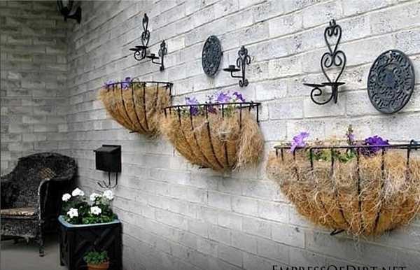 Wall design option - metal baskets lined with jute fiber, soil inside 