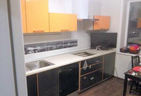 When all the construction work is finished, the kitchen set is assembled