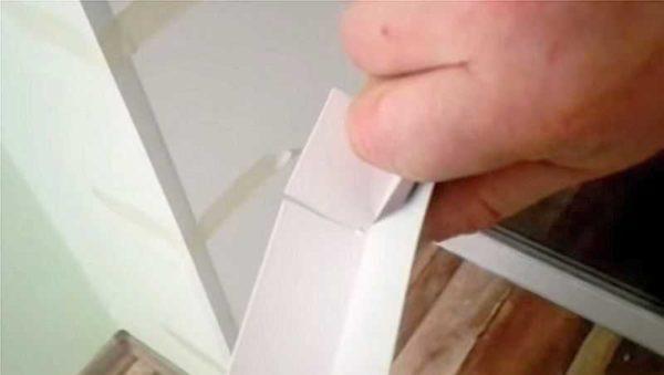 How to cut the protective plastic corner (PVC)