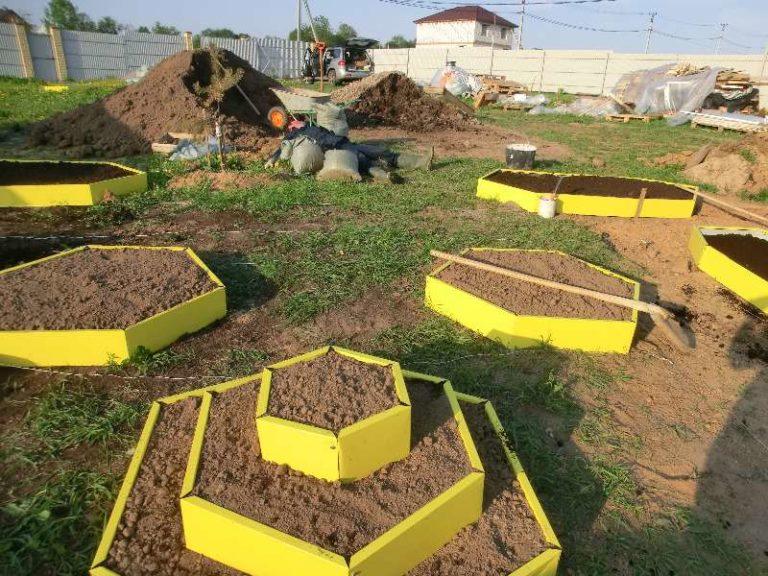 You can use different growing techniques in the same vegetable garden