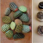 Painted stones are an interesting piece of jewelry