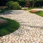 Coarse pebbles do not require as much time for paving