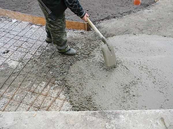 Approximate consistency of concrete