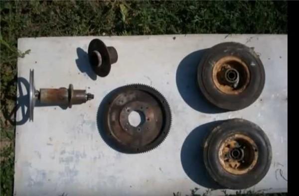 Gears, wheels - all old, everything was in the garage