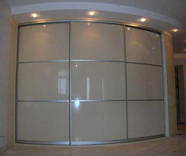 Simple and tasteful - frosted glass with horizontal division