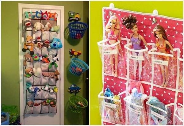 The pockets on the wall conveniently hold both dolls and soft toys