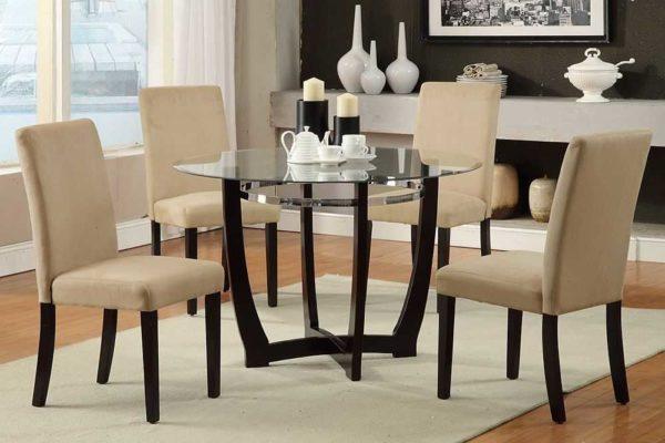 Round glass kitchen table is a great option for spacious rooms