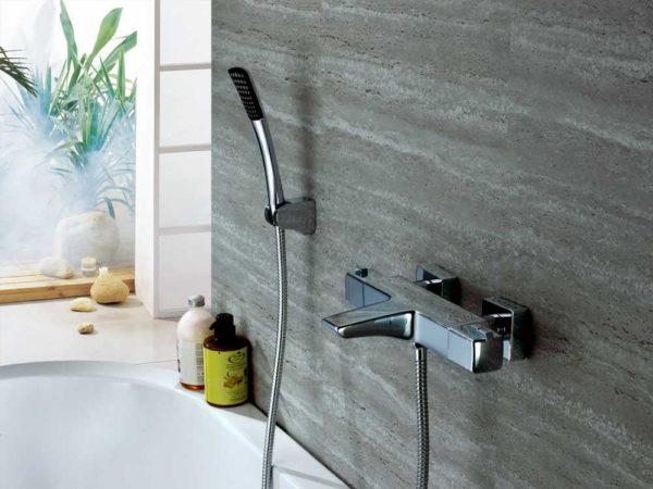 Thermostatic bathroom faucets can be recognized by their characteristic shape - they have a massive, elongated body 