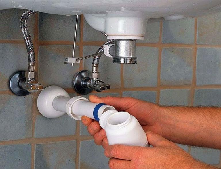 Selecting and installing a siphon for a kitchen sink (basin)