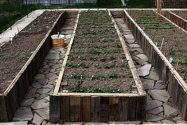 Cut boards can also be used for the sides of high beds